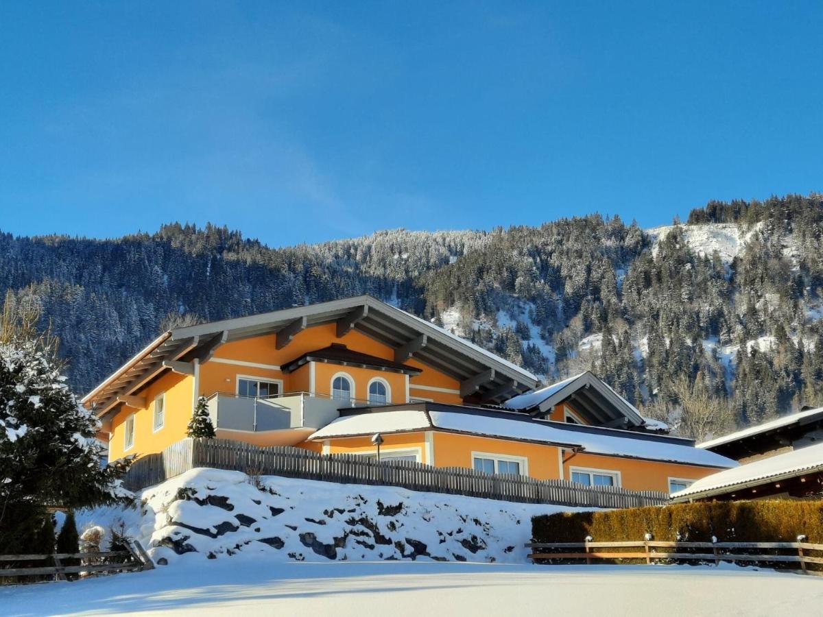 Luxurious Mansion In Goldegg Near Skiing Area ภายนอก รูปภาพ